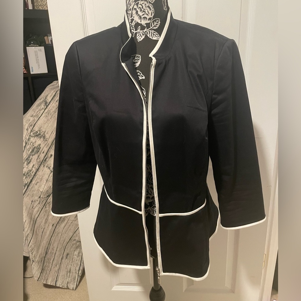White House Black Market blazer - 12